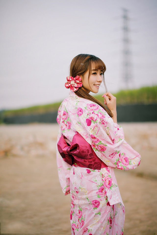 美女任你看任你:女神在我胯下娇喘呻吟