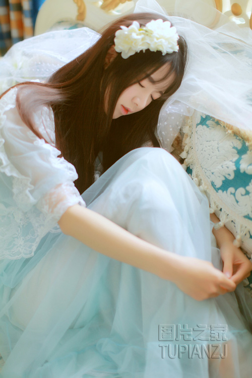 口述:出差回到家 目睹小三跟老公在一起亲热 女生半夜被窝撒娇说要