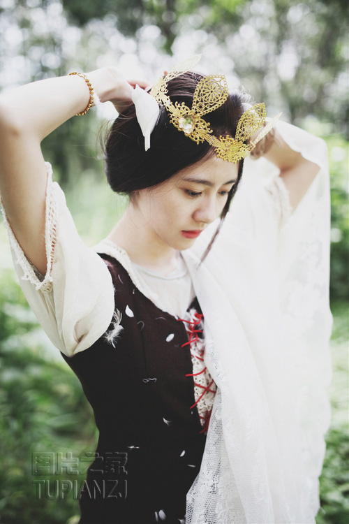 解开旗袍凸点奶头|大屁股人妻女教师撅着屁股