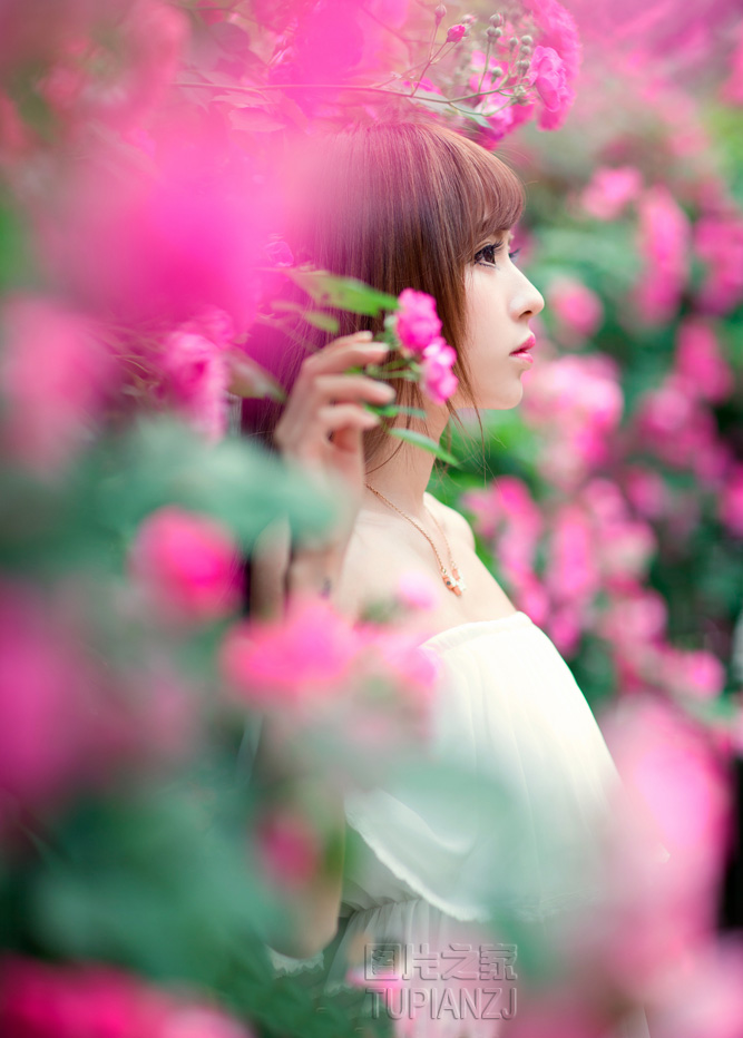 第一次和女生怎么接吻 和女生玩亲亲要注意什么 教你最实用的吻技