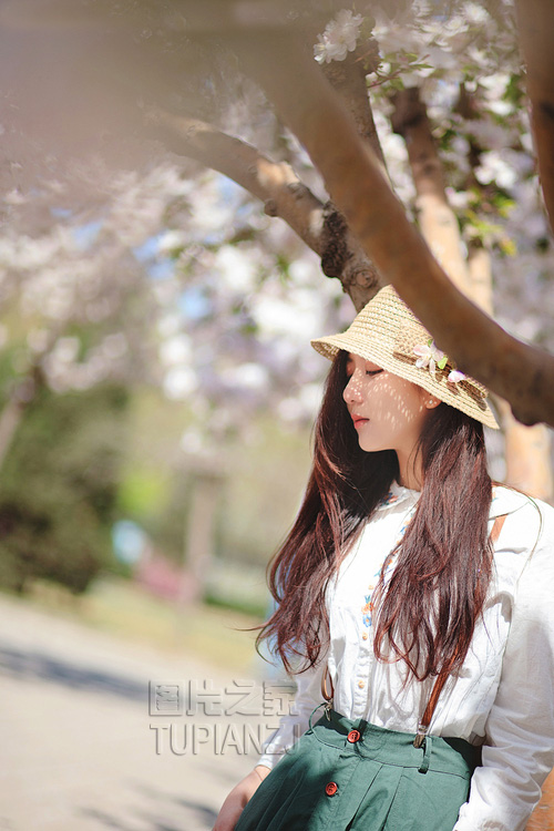 我和美丽女处长的故事 市长和他的美丽儿媳 醉卧儿媳膝全文阅读