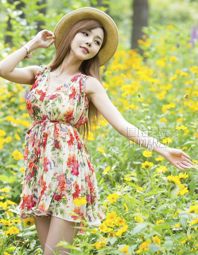 趁女同桌睡觉摸她胸:异地恋见面有多激烈