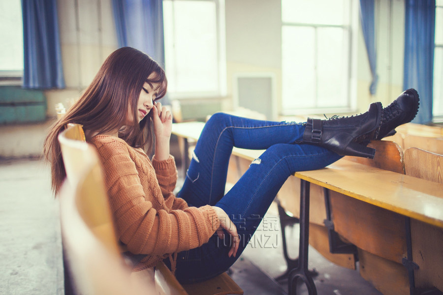 那一夜弟弟爬上我的床 那一夜姐姐忍不住了