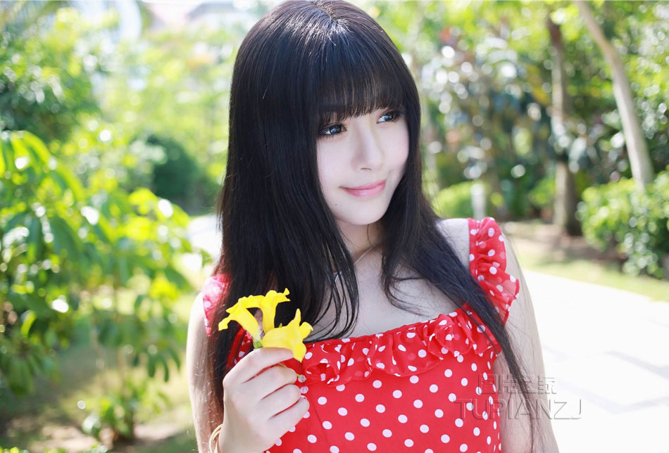 贵妇办公桌下深喉吞精:在你的身体里横冲直撞