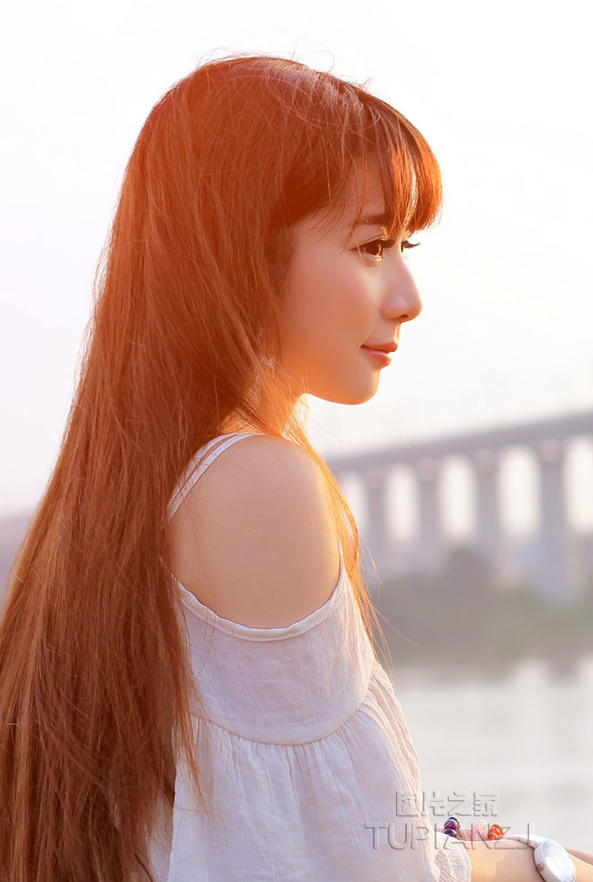 打开双腿吸你的花蜜 宝贝腿张开乖 啊宝贝腿再张开一点