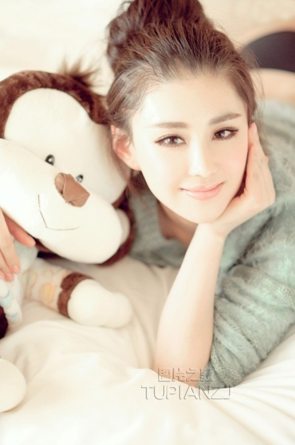 男朋友在学校要我过程 口述:被男朋友强吻解内衣 他说让我腿打开一点