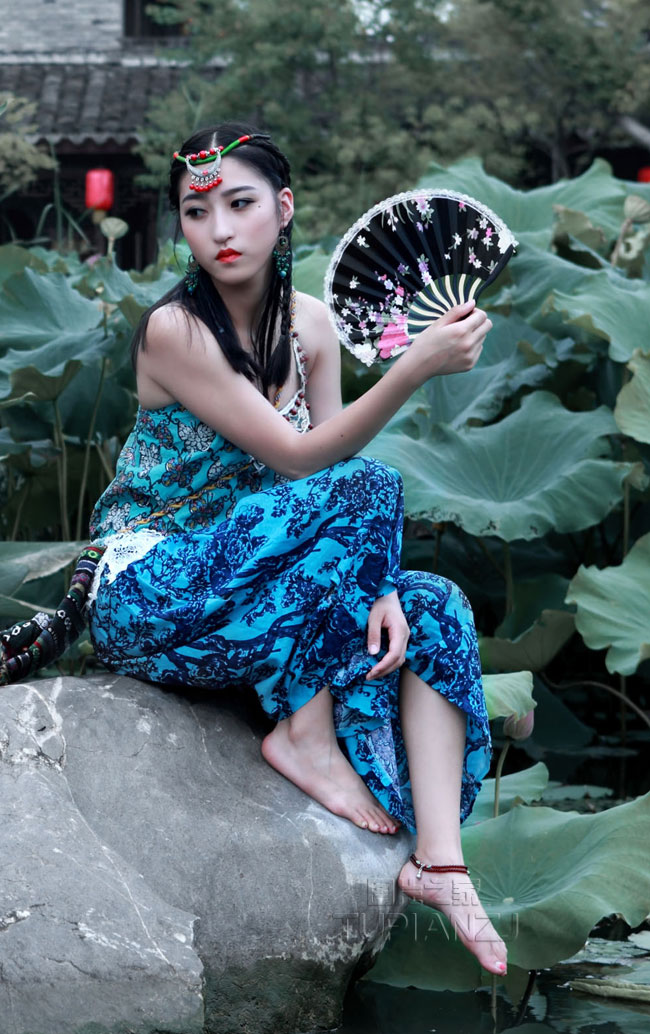 兄弟轮流睡一个老婆 嗯啊嗯嗯嗯舔舐小核